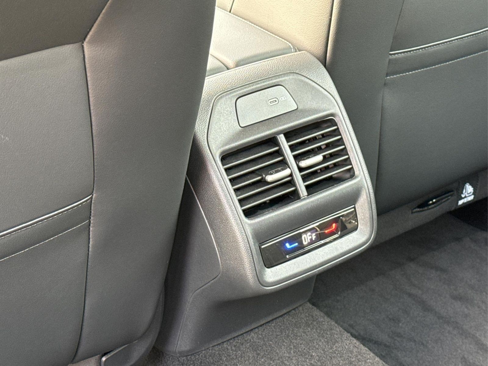 Volkswagen Passat Variant Business DSG+AHK+MASSAGE+NAVI+... foto 18