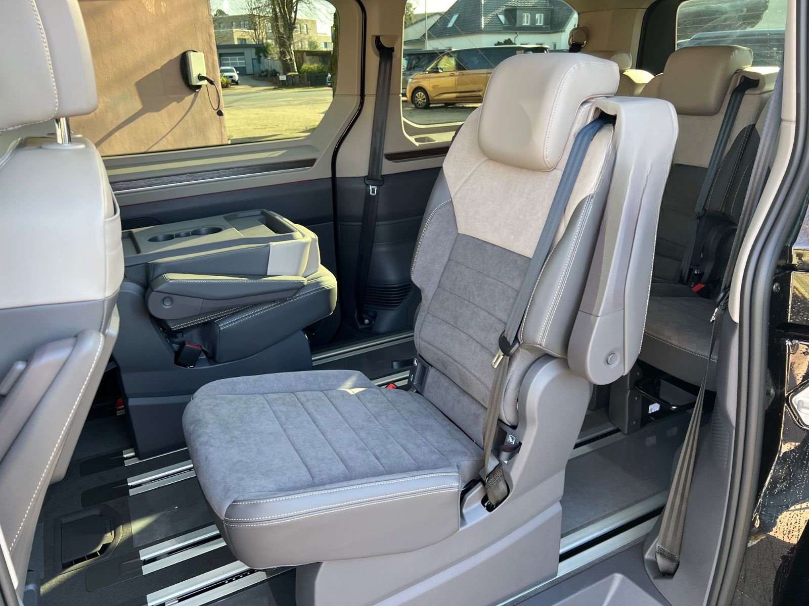 Volkswagen T7 Multivan 2,0TDI Style lang AHK Pano IQ Kamera foto 16