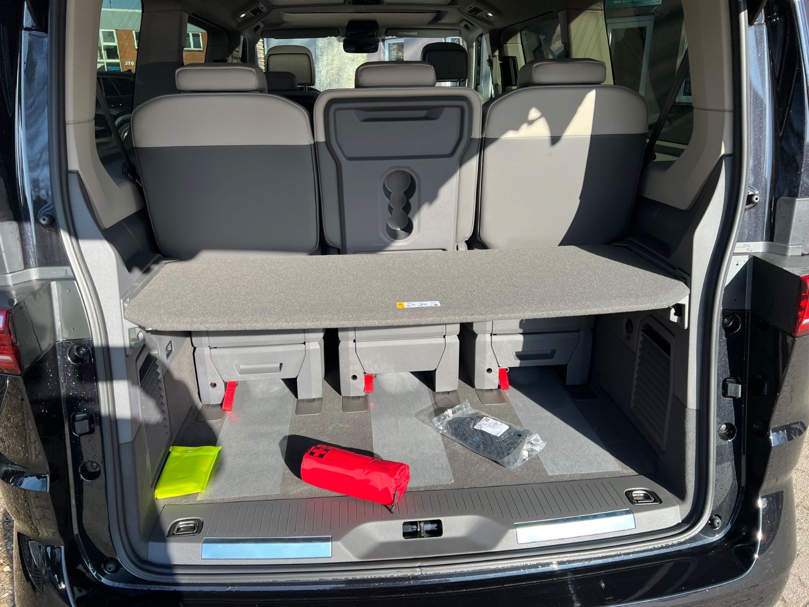 Volkswagen T7 Multivan 2,0TDI Style lang AHK Pano IQ Kamera foto 17