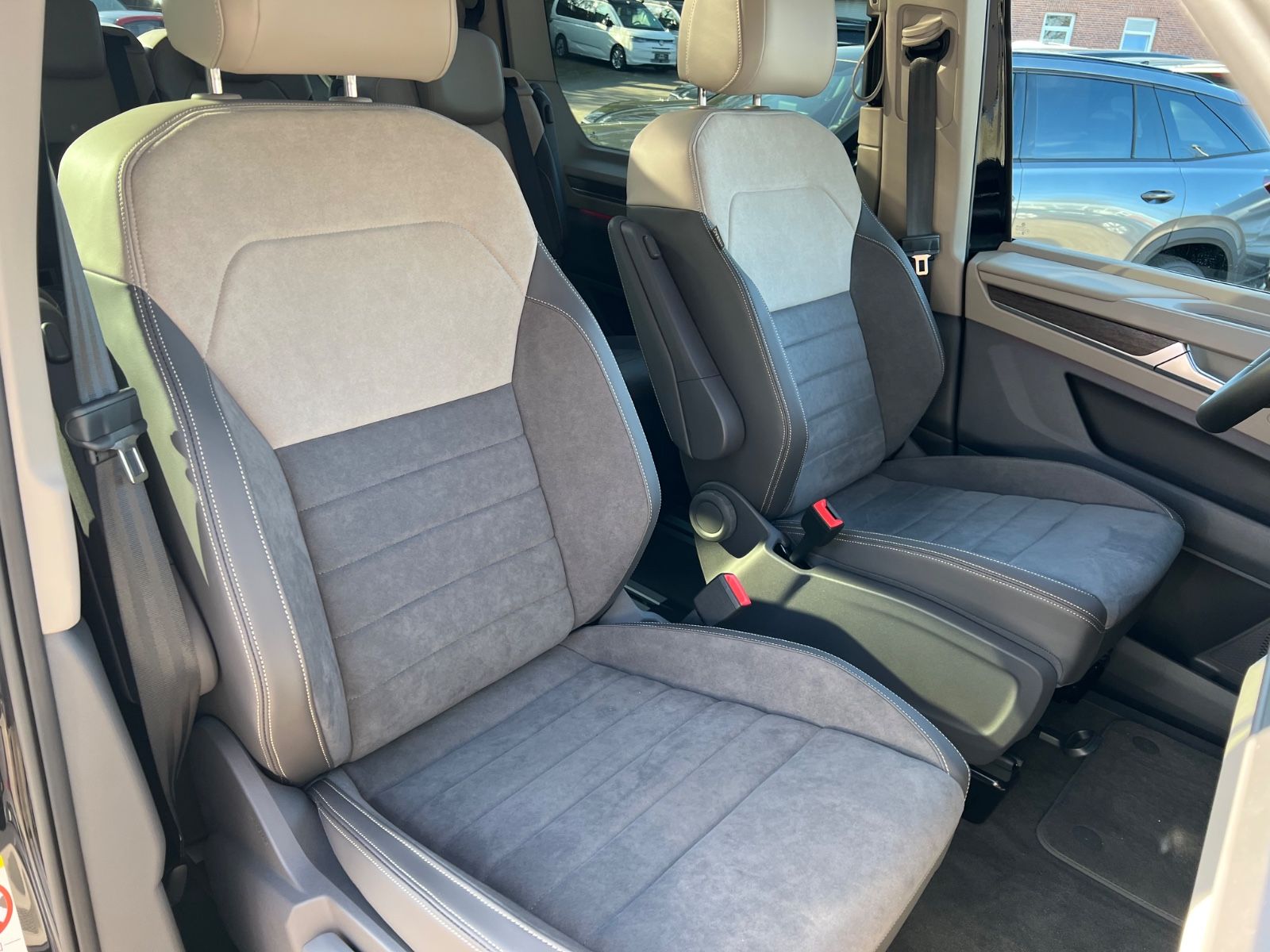 Volkswagen T7 Multivan 2,0TDI Style lang AHK Pano IQ Kamera foto 19