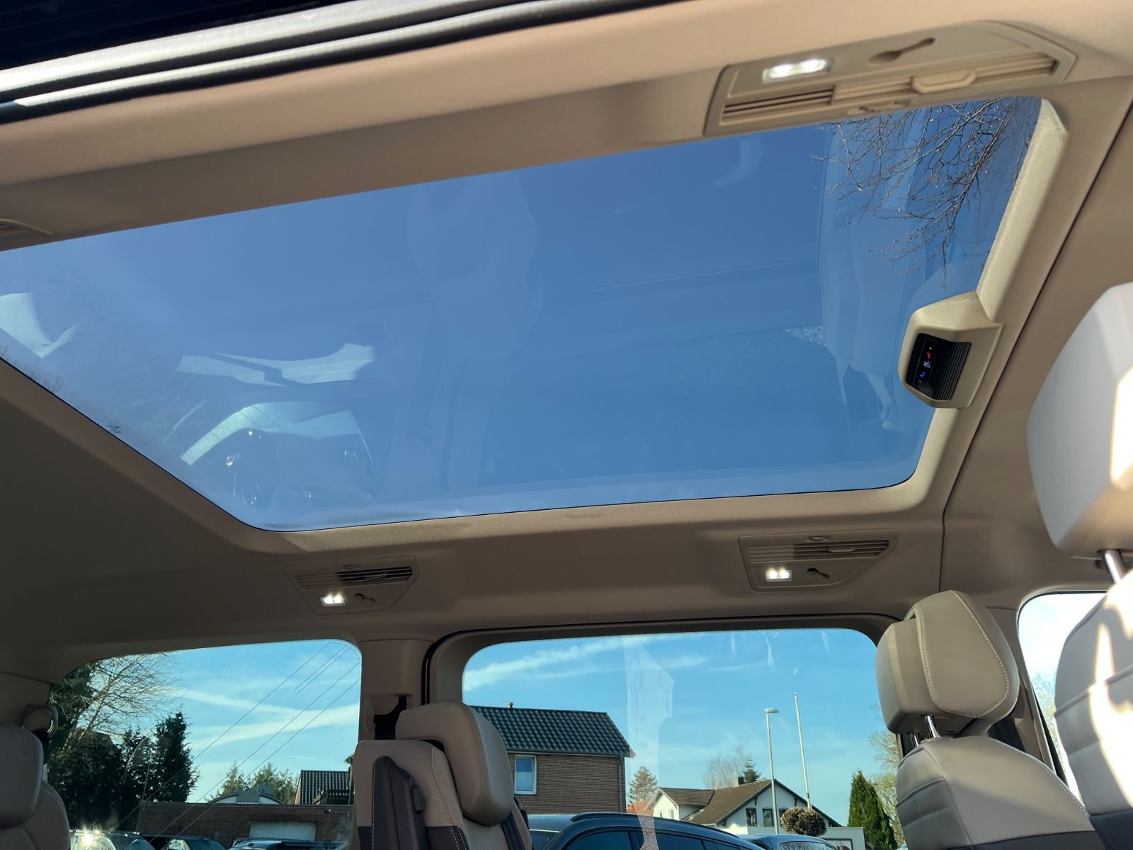 Volkswagen T7 Multivan 2,0TDI Style lang AHK Pano IQ Kamera foto 8