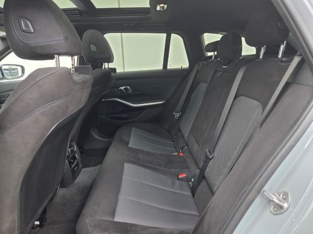 BMW 320 d x M-Sport SR19'' Pano AHK Hifi SportAut/Le foto 13