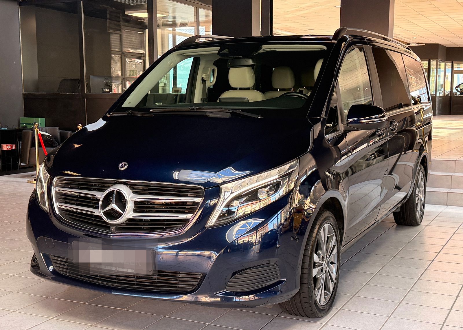 Mercedes-Benz V 250/AVANTGARDE/LANG/4MATIC/LEDER/LED/NAVI/6SIT foto 10