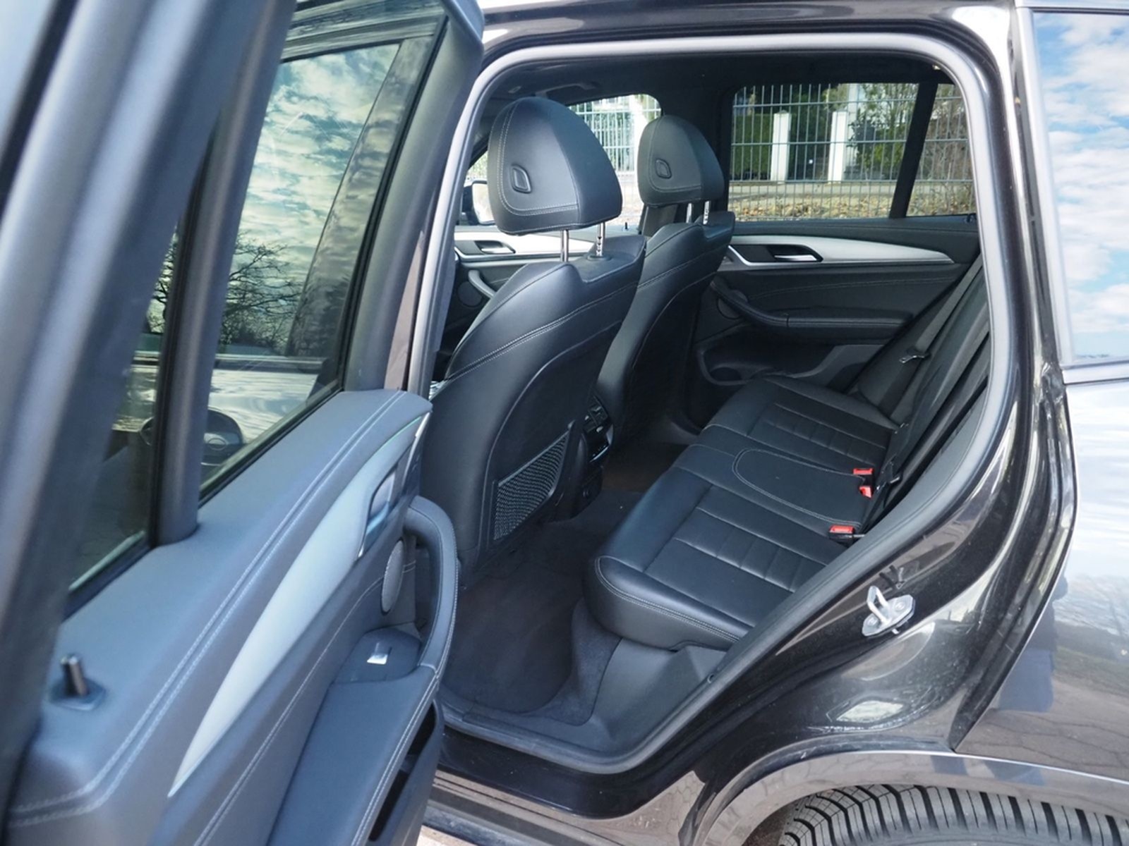 BMW X3 xDrive30d 6.Zyl. M SPORT,AHK,StdHZ.Harm-Kard. foto 9