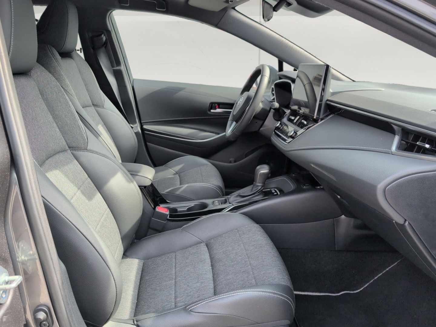 Toyota Corolla Touring Sports Hybrid Team D Navi LED AC foto 9