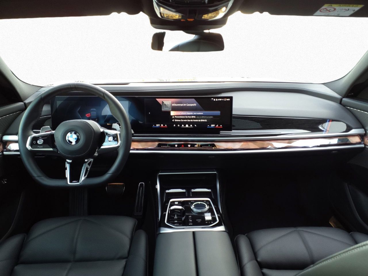 BMW 740d xDr M SPORT FondEnt,SkyL,StHz,360,B&W,DAPro foto 13