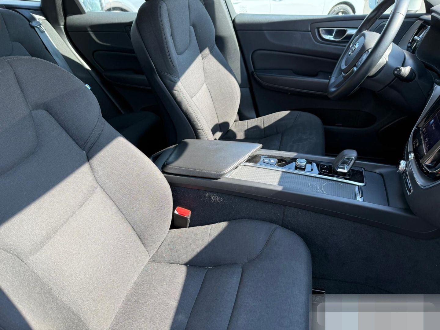 Volvo XC60 Momentum Pro CAM/H&K/FSH/GOOGLE/SHZ/LHZ foto 13