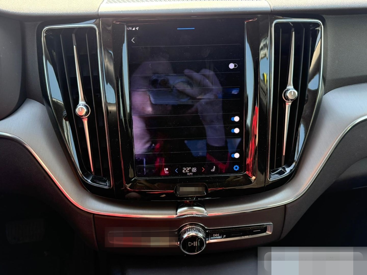 Volvo XC60 Momentum Pro CAM/H&K/FSH/GOOGLE/SHZ/LHZ foto 22