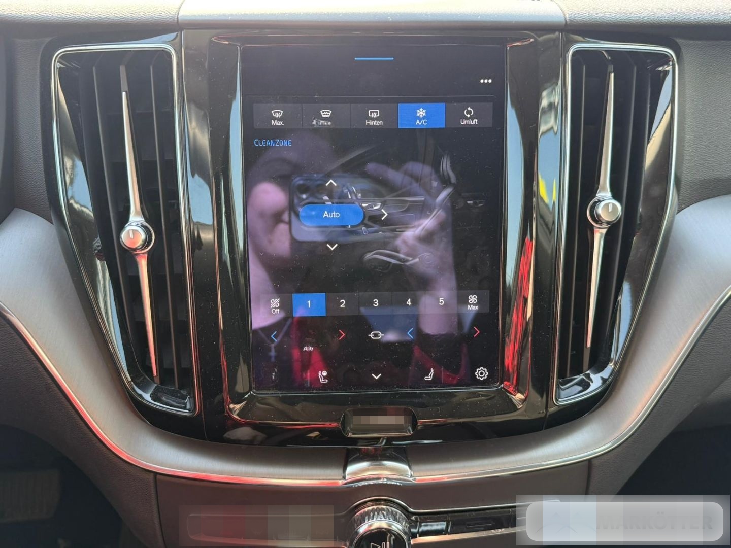 Volvo XC60 Momentum Pro CAM/H&K/FSH/GOOGLE/SHZ/LHZ foto 23