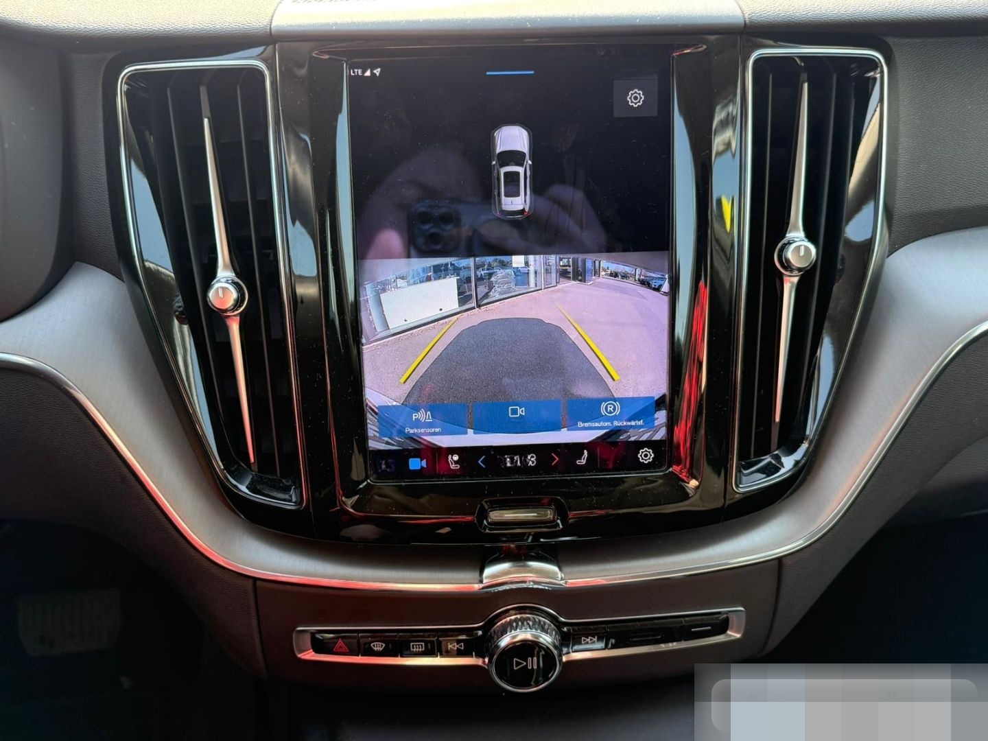 Volvo XC60 Momentum Pro CAM/H&K/FSH/GOOGLE/SHZ/LHZ foto 24