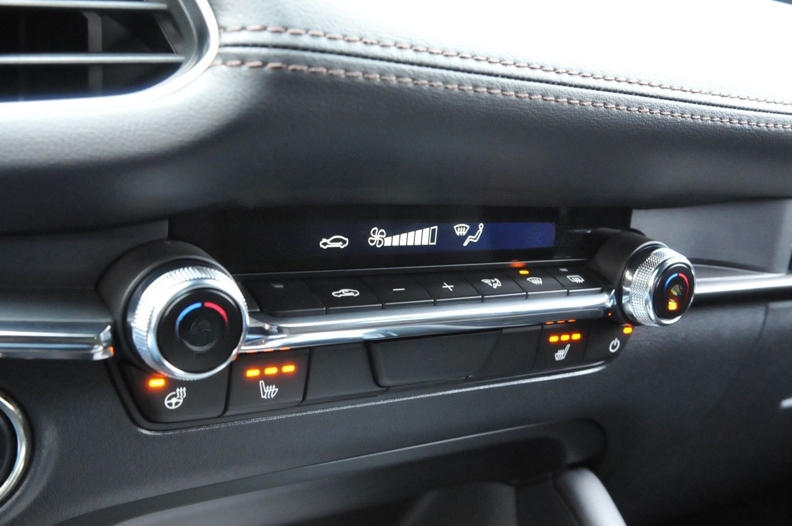 Mazda 3 eSKYACTIV-X 2.0 186ps Aut. EXCLUSIVE-Line foto 10