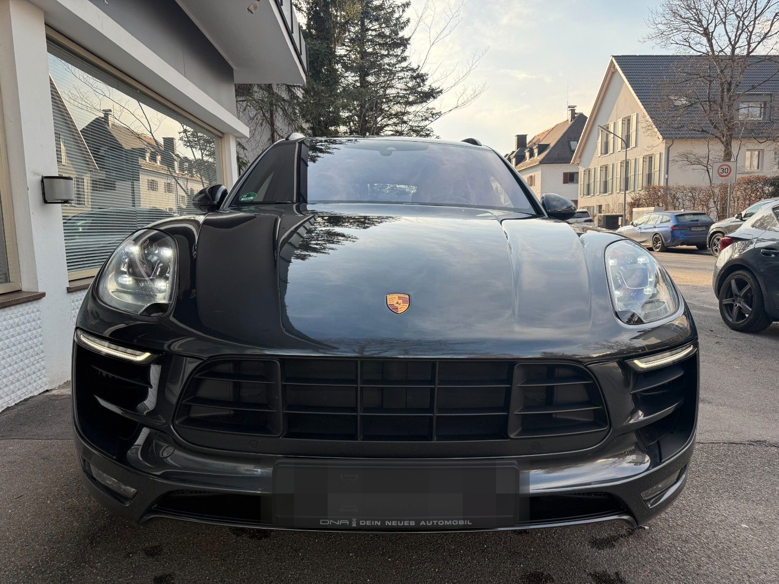 Porsche Macan GTS-BOSE-PCM-GTS Paket-21 Zoll-Sportabgas. foto 2