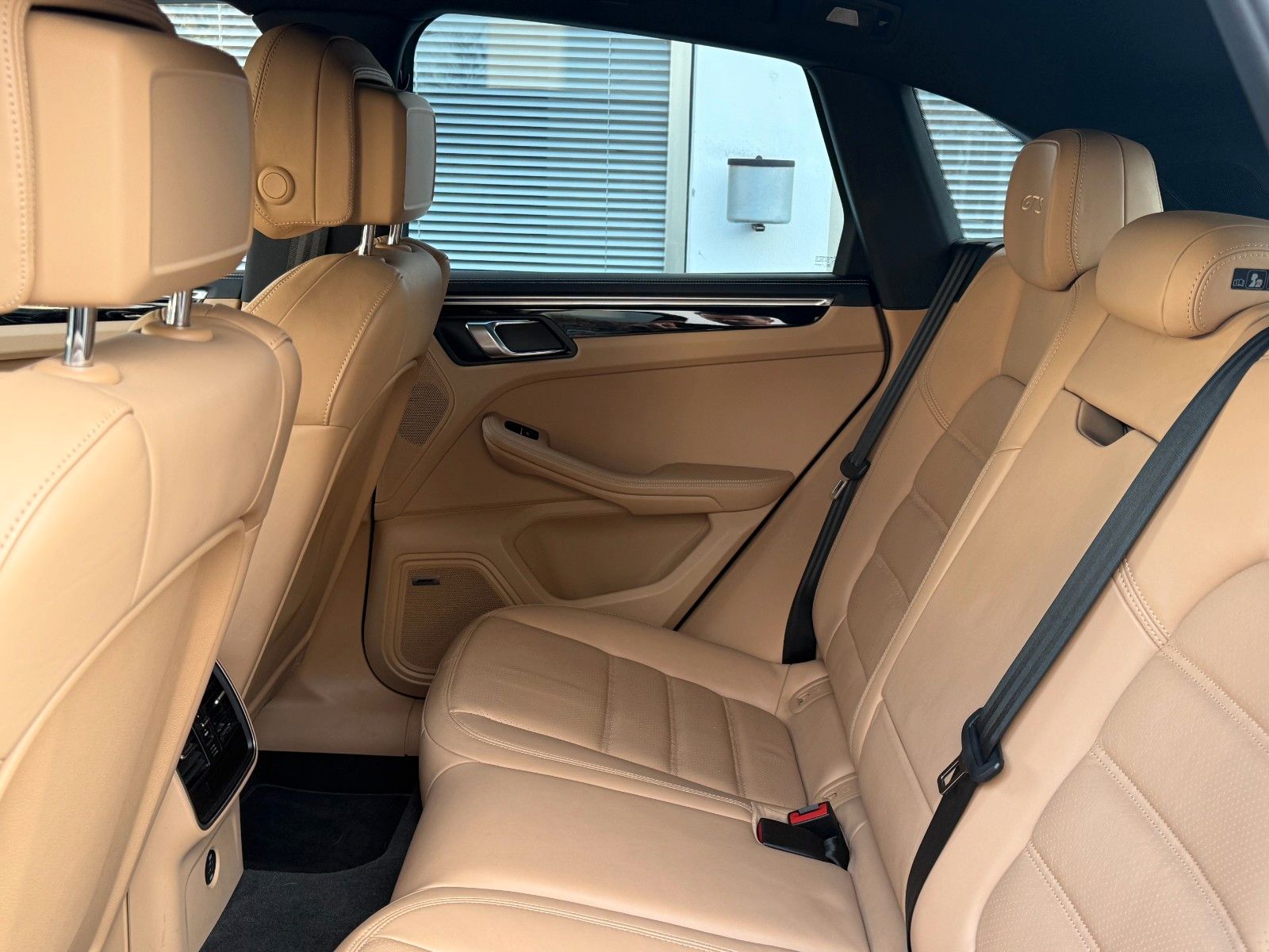 Porsche Macan GTS-BOSE-PCM-GTS Paket-21 Zoll-Sportabgas. foto 14