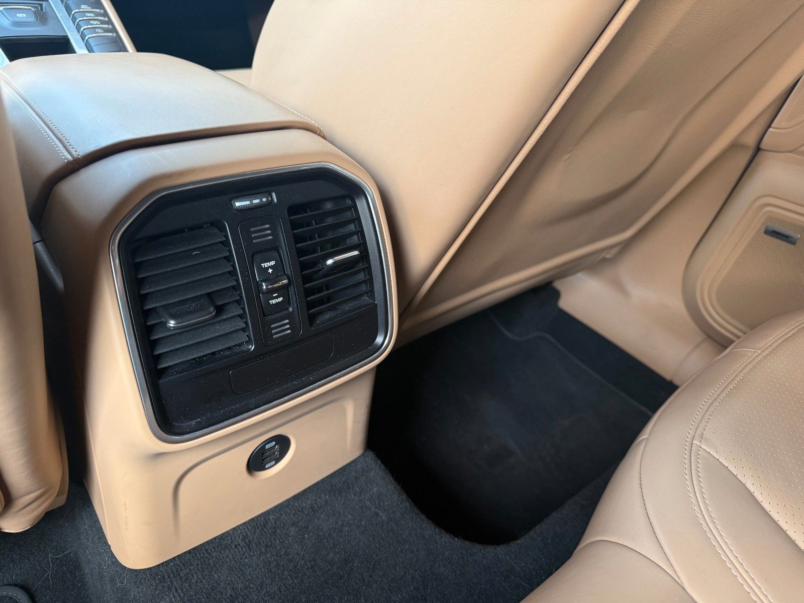 Porsche Macan GTS-BOSE-PCM-GTS Paket-21 Zoll-Sportabgas. foto 15