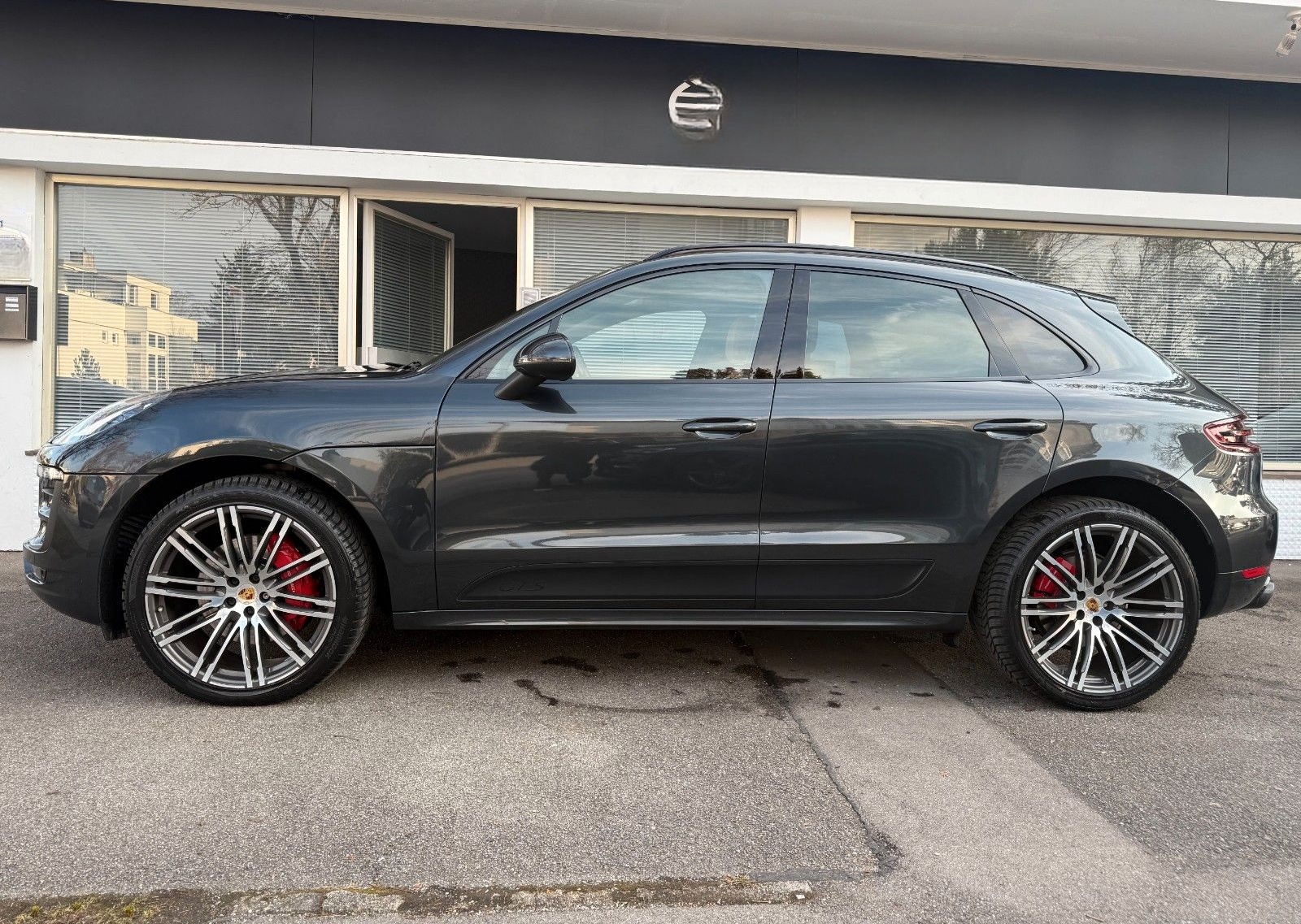Porsche Macan GTS-BOSE-PCM-GTS Paket-21 Zoll-Sportabgas. foto 5