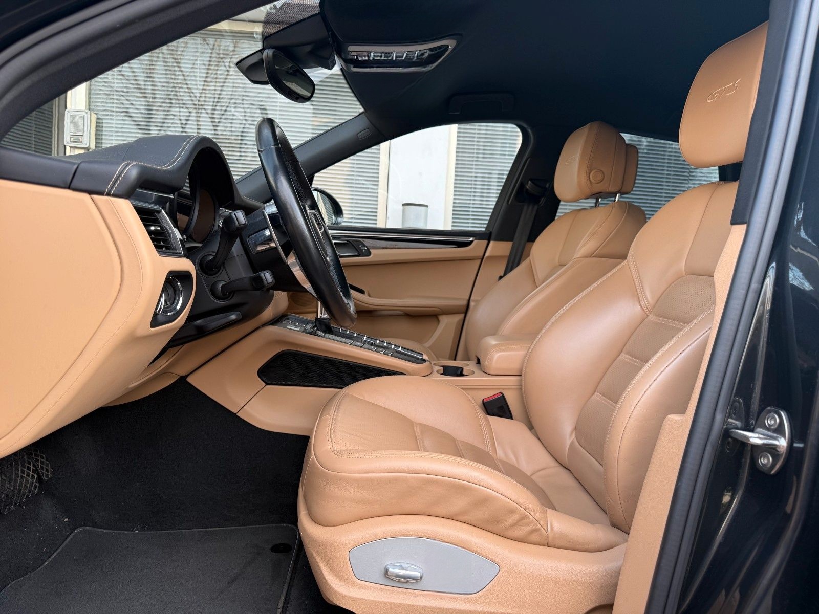 Porsche Macan GTS-BOSE-PCM-GTS Paket-21 Zoll-Sportabgas. foto 7