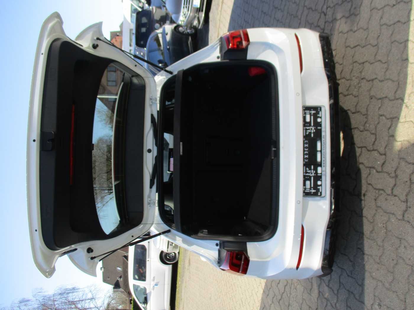 Volkswagen Golf VIII 1.5 TSI OPF R-Line foto 3