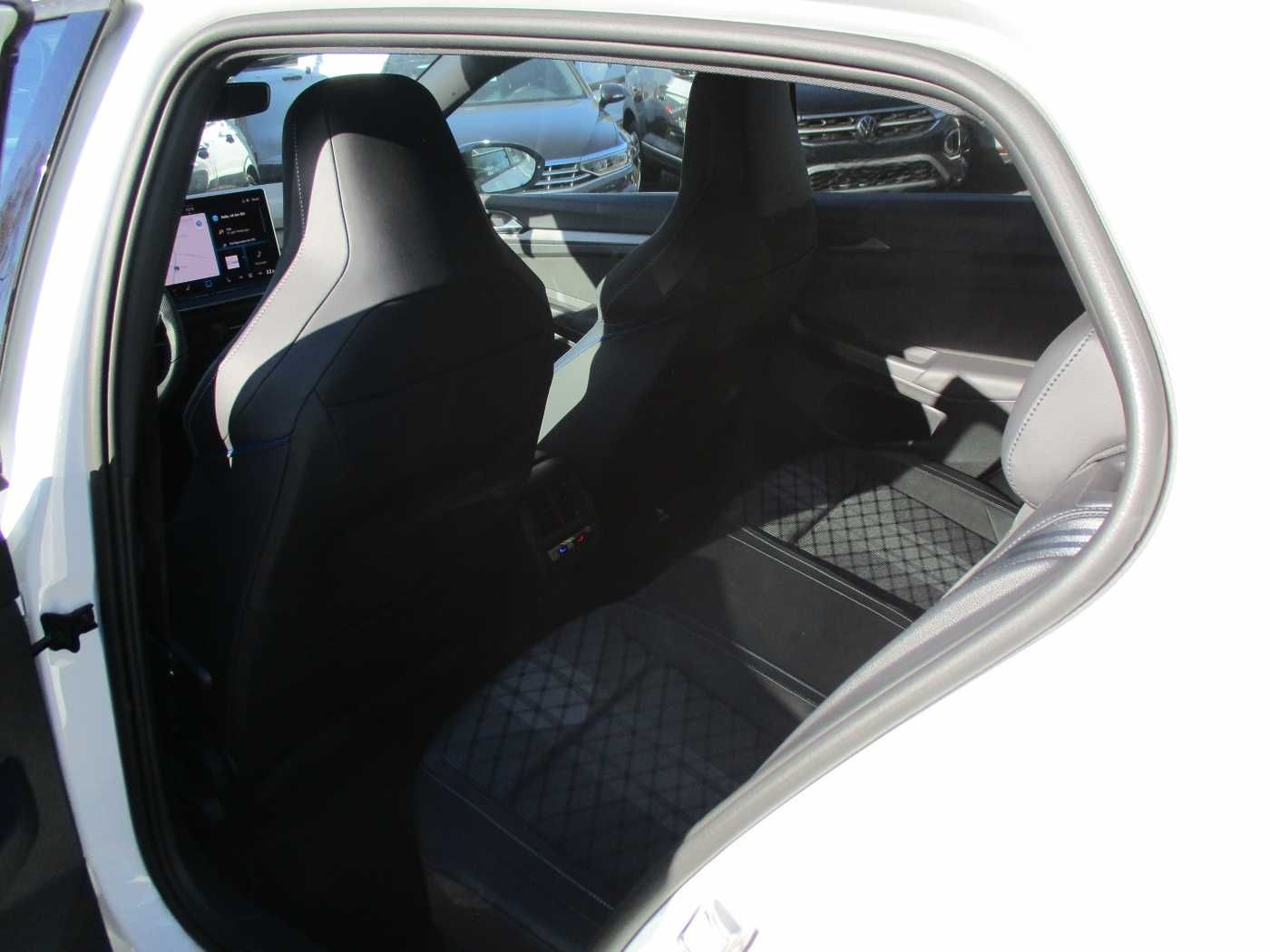 Volkswagen Golf VIII 1.5 TSI OPF R-Line foto 7