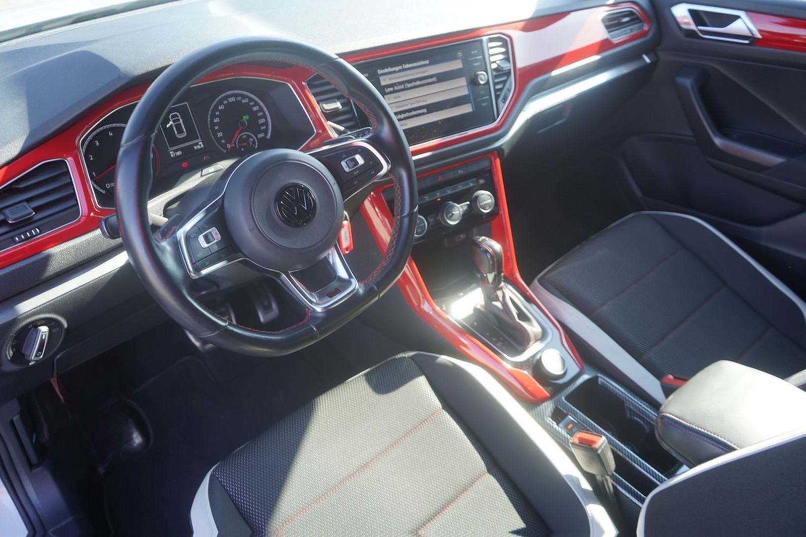Volkswagen T-Roc R-Line 2.0 TSI DSG 4M LED SHZ AHK foto 9