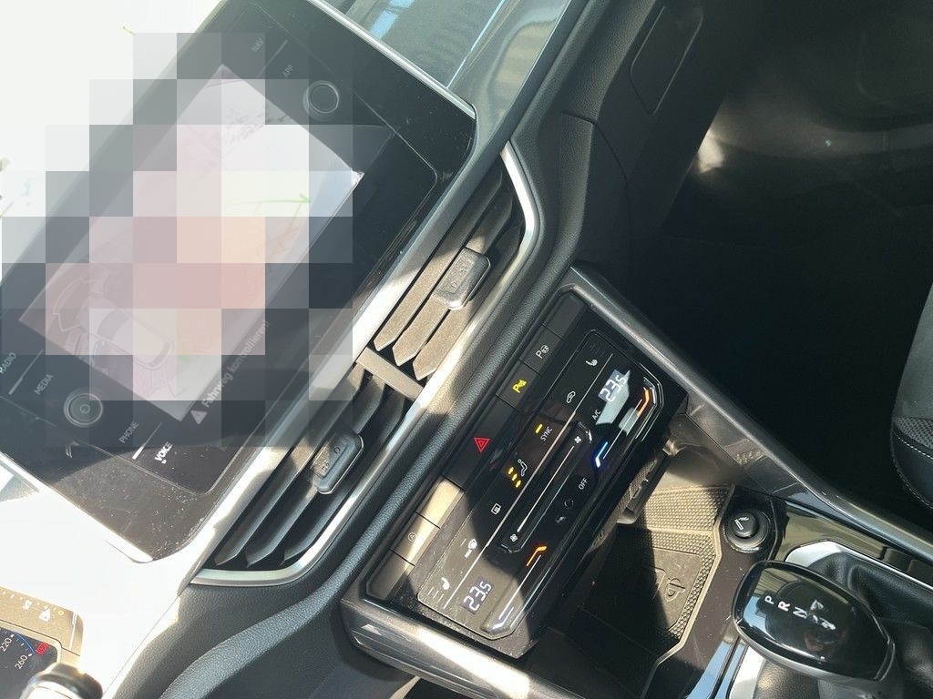 Volkswagen T-Roc 2.0 TDI DSG Style Navi LEDplus AHK foto 16