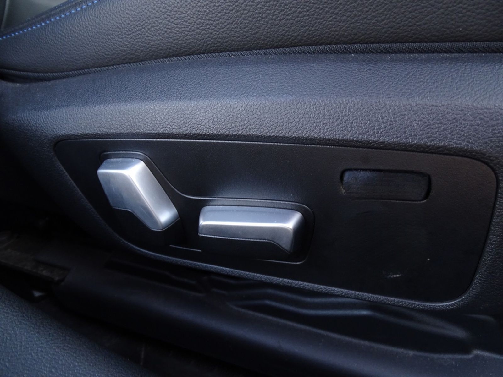 BMW 330i xDrive M Sport Aut. LED Navi AHK Kamera ACC foto 30