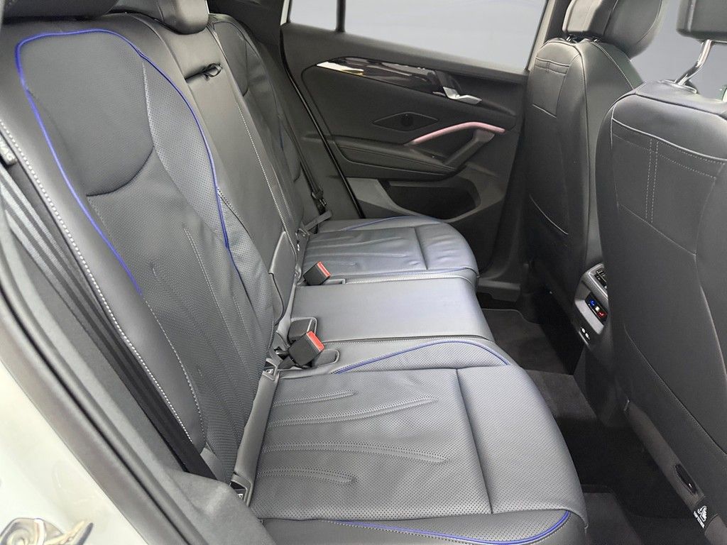 Volkswagen Tiguan  2,0 l TDI R-Line  DSG AHK Leder foto 13