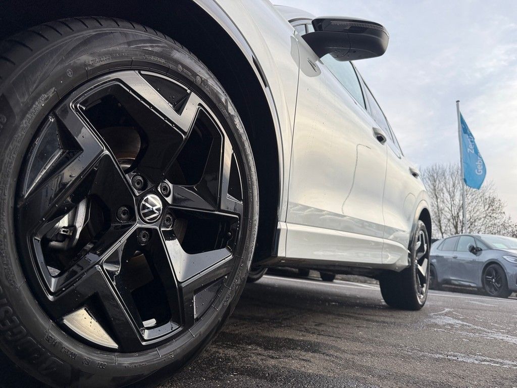 Volkswagen Tiguan  2,0 l TDI R-Line  DSG AHK Leder foto 4