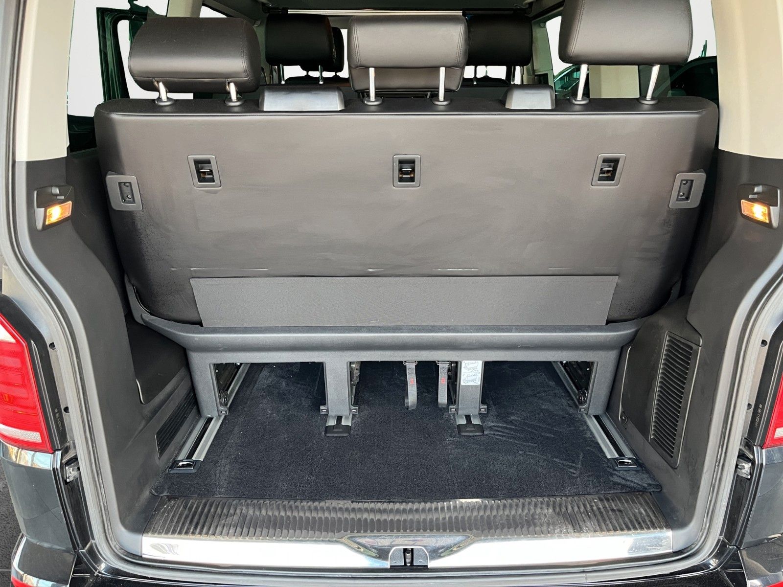 Volkswagen T6 Multivan 2.0 TDI Generation Six 4Motion DSG foto 12