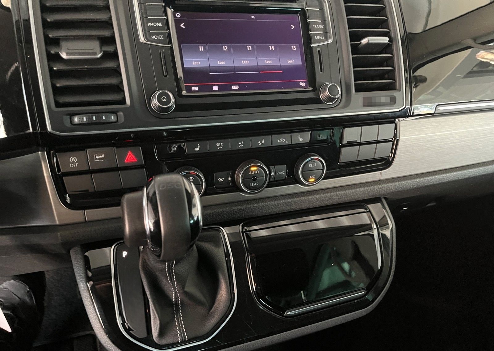 Volkswagen T6 Multivan 2.0 TDI Generation Six 4Motion DSG foto 14