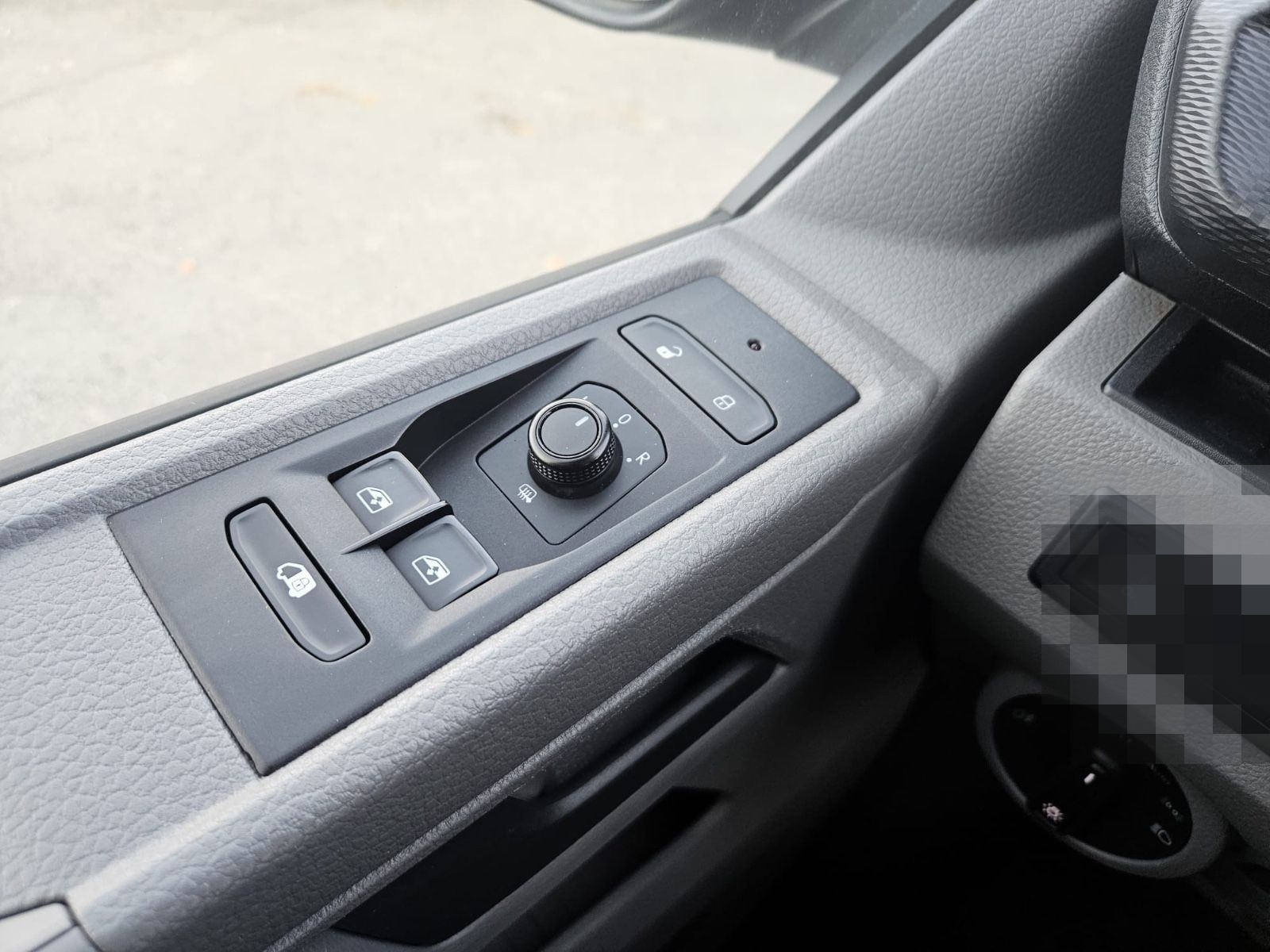 Volkswagen T6.1 Kasten 4Motion lang DSG Standh LED ACC AHK foto 8