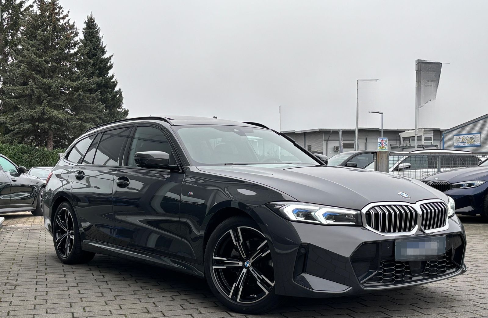 BMW 320 i Tour M Sportpaket PANO°LCI°AdLED°ACC°360° foto 2