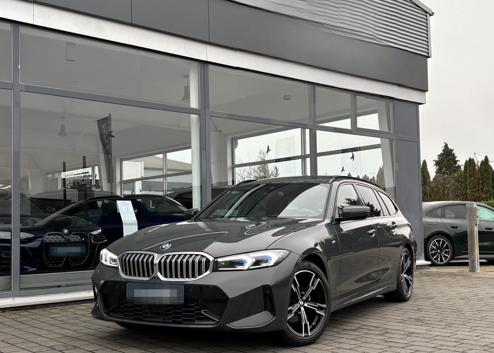 BMW 320 i Tour M Sportpaket PANO°LCI°AdLED°ACC°360° foto 24