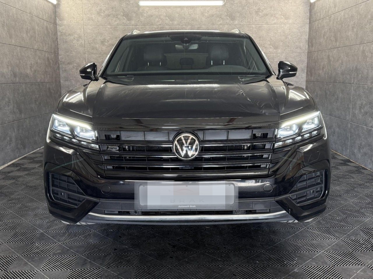 Volkswagen Touareg 3.0 TDI 4M R-Line ACC*Matrix*Pano*AHK* foto 2
