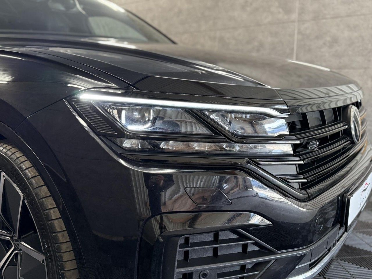 Volkswagen Touareg 3.0 TDI 4M R-Line ACC*Matrix*Pano*AHK* foto 4