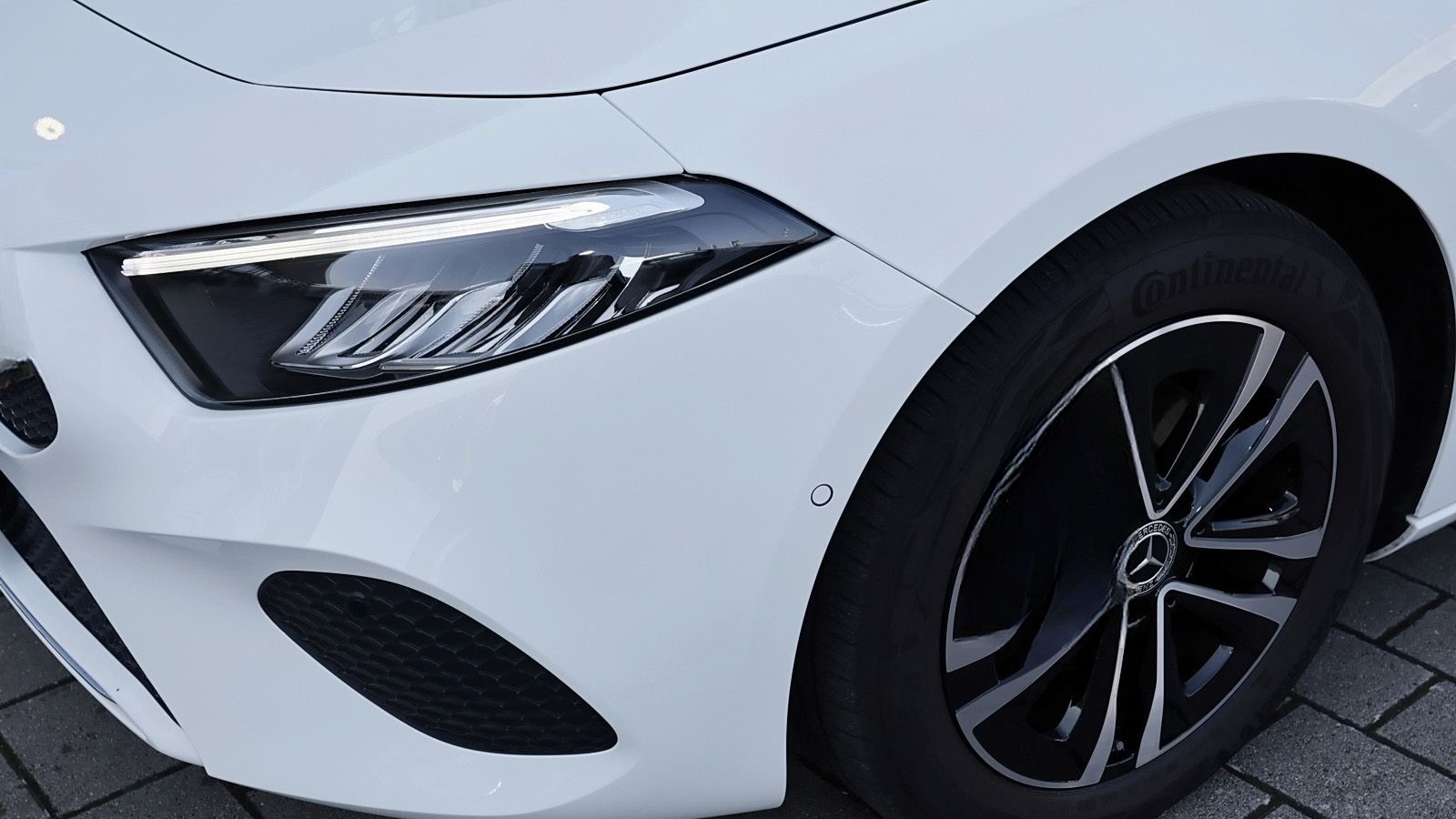 Mercedes-Benz A 180 KAMERA+CARPLAY+SPURHALTE+MBUX+LED+17 ZOLL foto 3