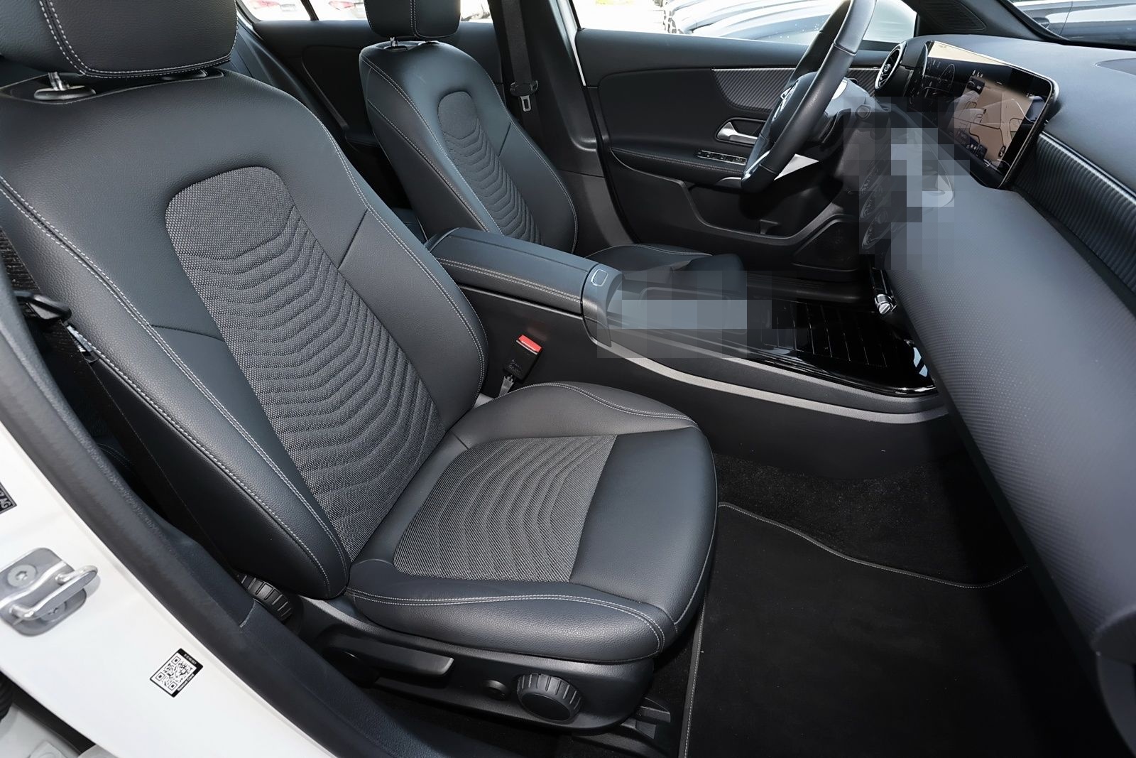 Mercedes-Benz A 180 KAMERA+CARPLAY+SPURHALTE+MBUX+LED+17 ZOLL foto 4