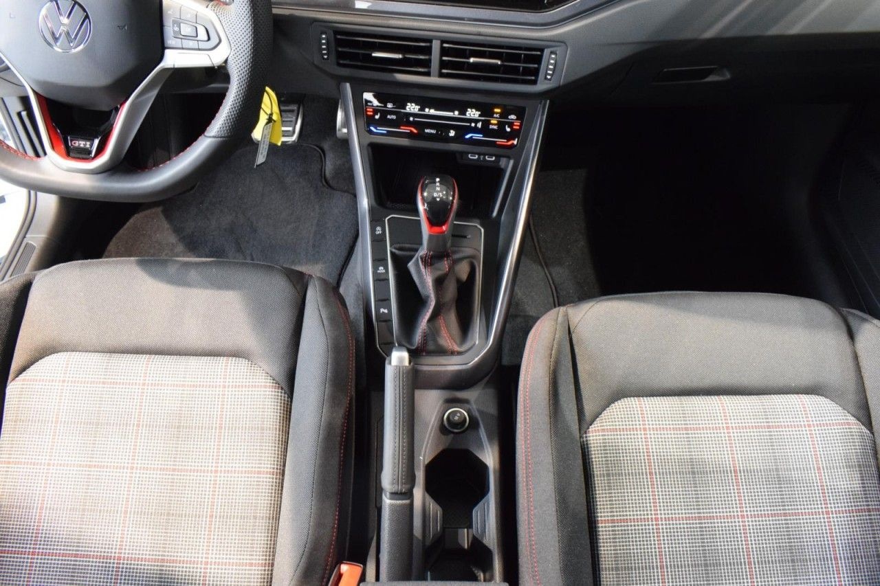 Volkswagen Polo GTI 2,0 l TSI DSG NAVI PDC SHZ Klima Navi foto 12