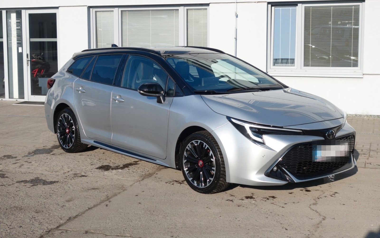 Toyota Corolla Hybrid GR Sport foto 2