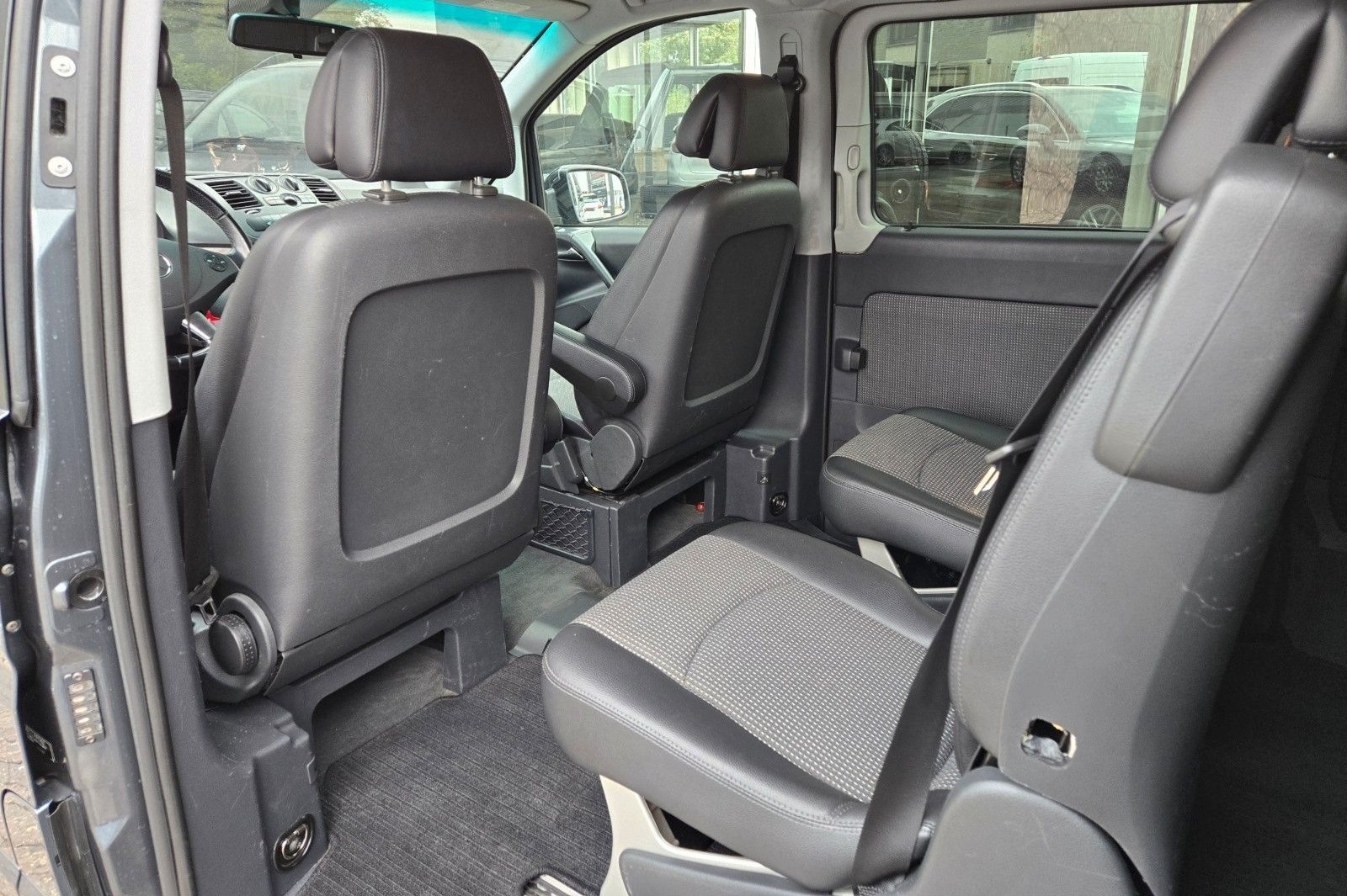 Mercedes-Benz Viano 3.0  V6 CDI Trend Edition lang 7-Sitzer foto 14