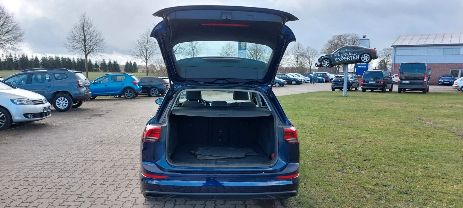 Volkswagen Golf VIII Variant Life 2,0TDi+Navi+Lenkrad+Sitzh foto 18