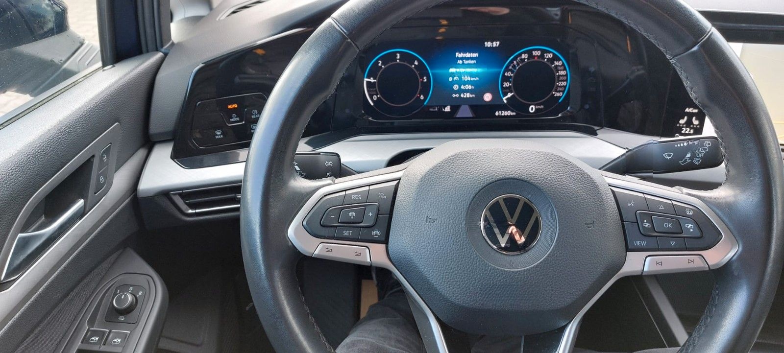 Volkswagen Golf VIII Variant Life 2,0TDi+Navi+Lenkrad+Sitzh foto 10