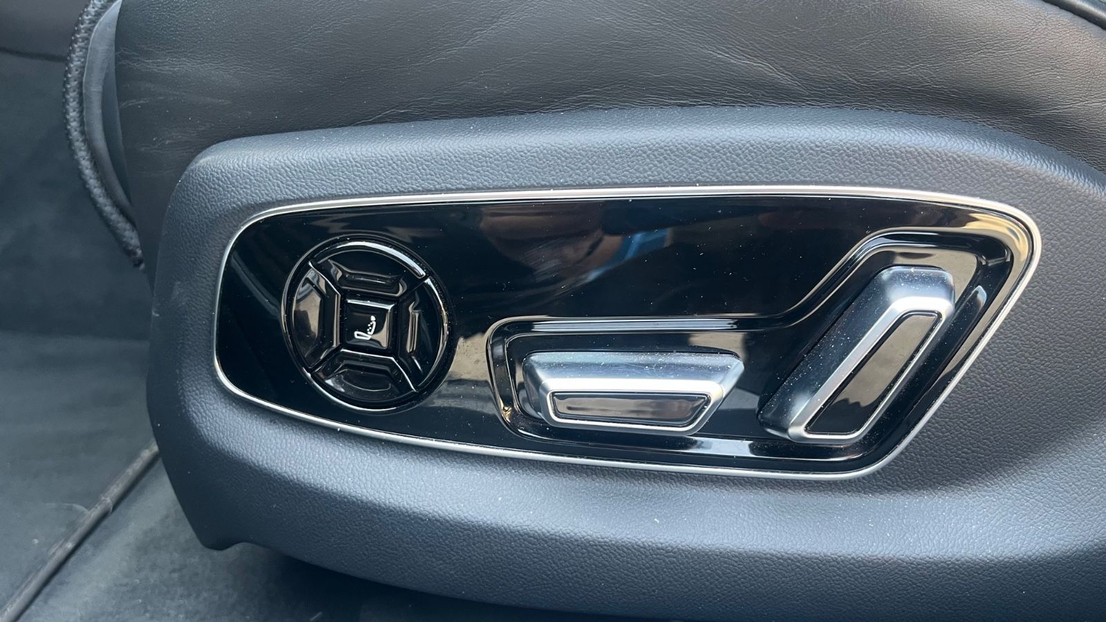 Audi A8 50TDI Lang quattro TV Pano B&O StandHz VOLL!! foto 13