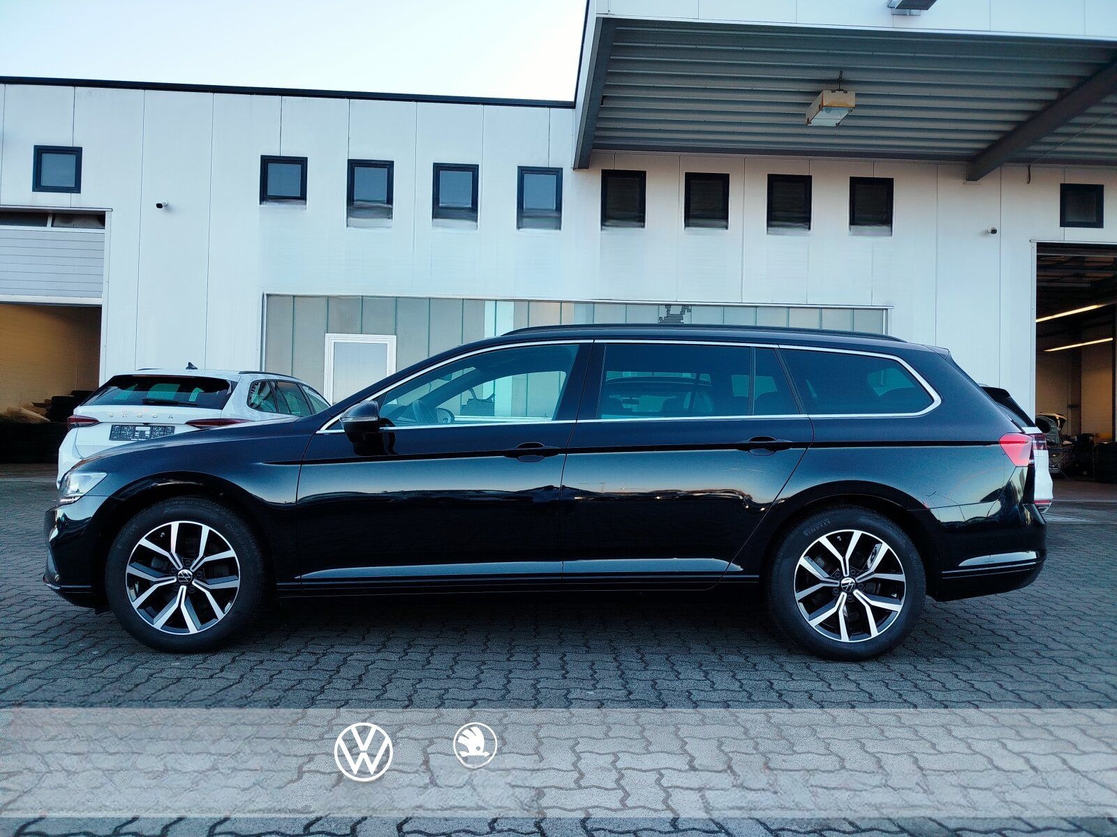 Volkswagen Passat Variant 2.0 TDI DSG Business Navi LED ACC foto 2