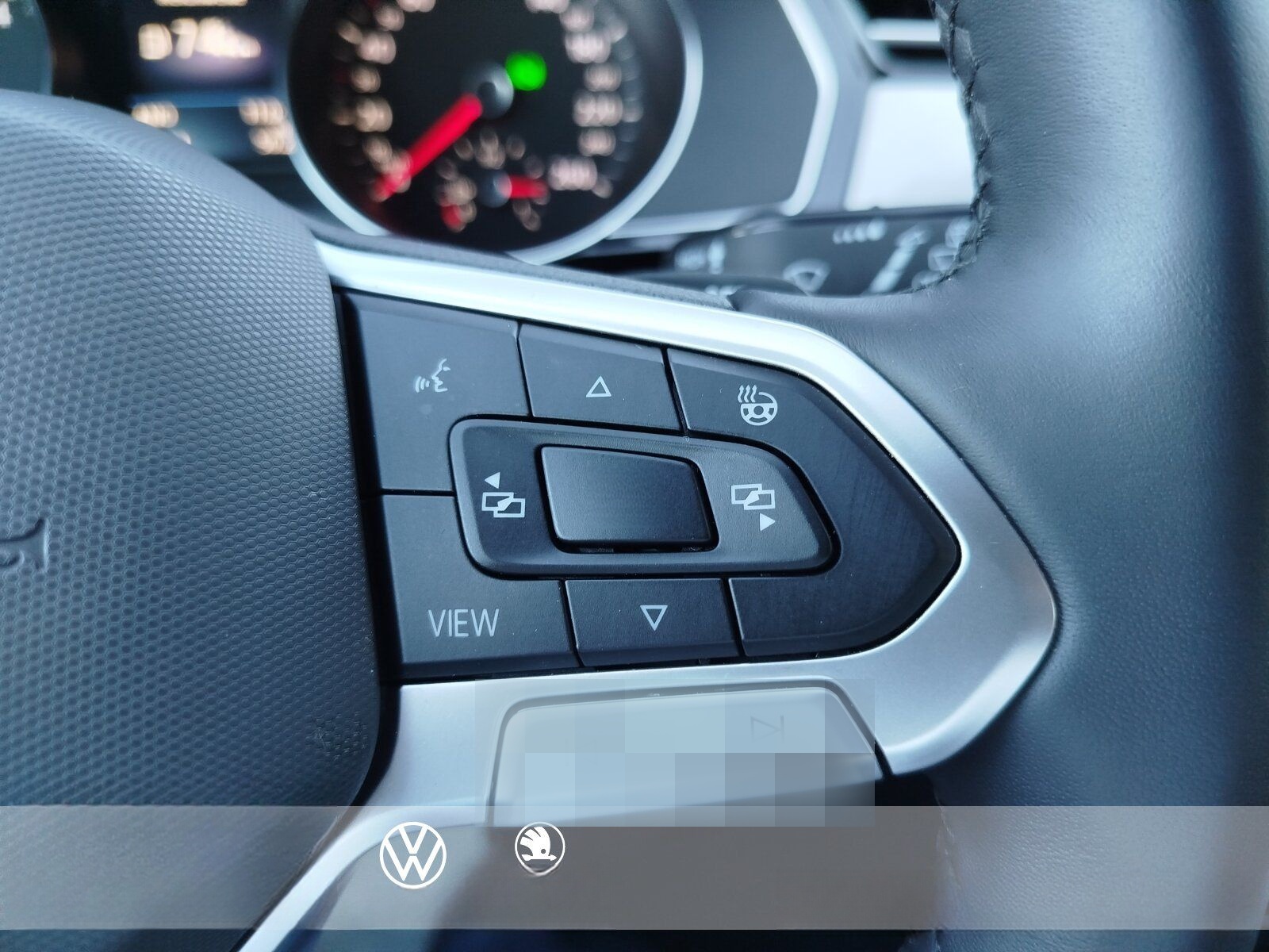 Volkswagen Passat Variant 2.0 TDI DSG Business Navi LED ACC foto 11
