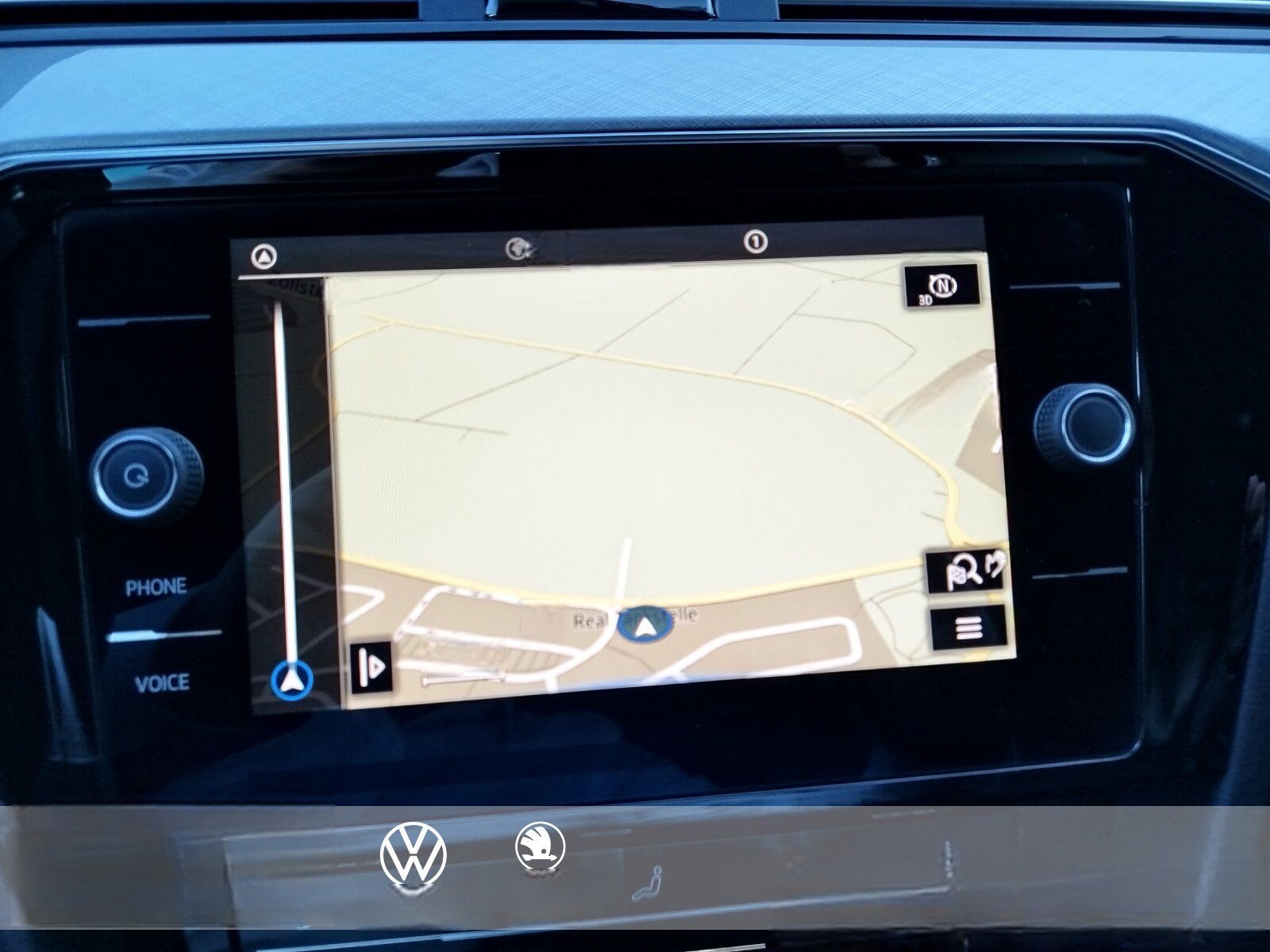 Volkswagen Passat Variant 2.0 TDI DSG Business Navi LED ACC foto 12