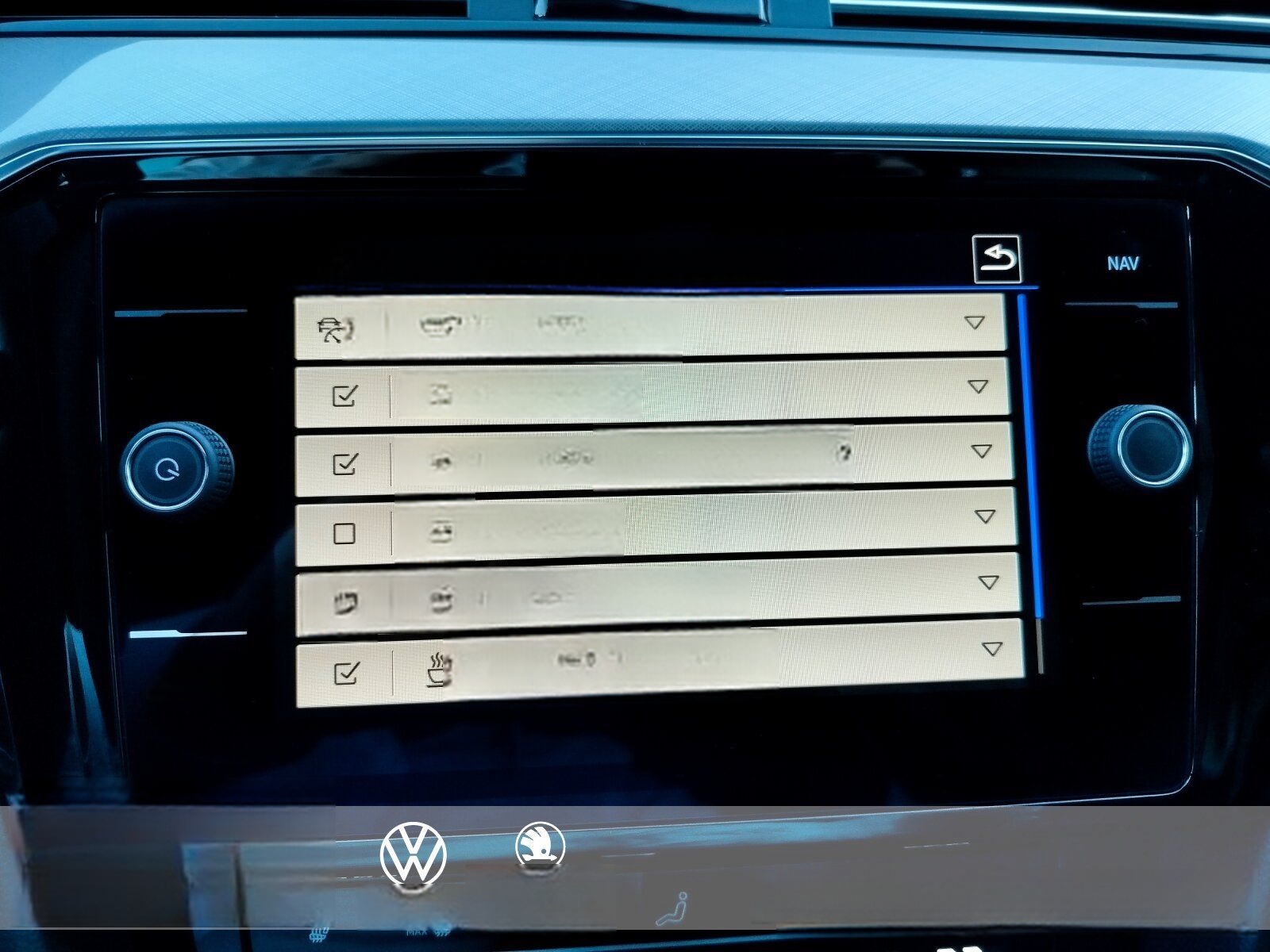 Volkswagen Passat Variant 2.0 TDI DSG Business Navi LED ACC foto 14