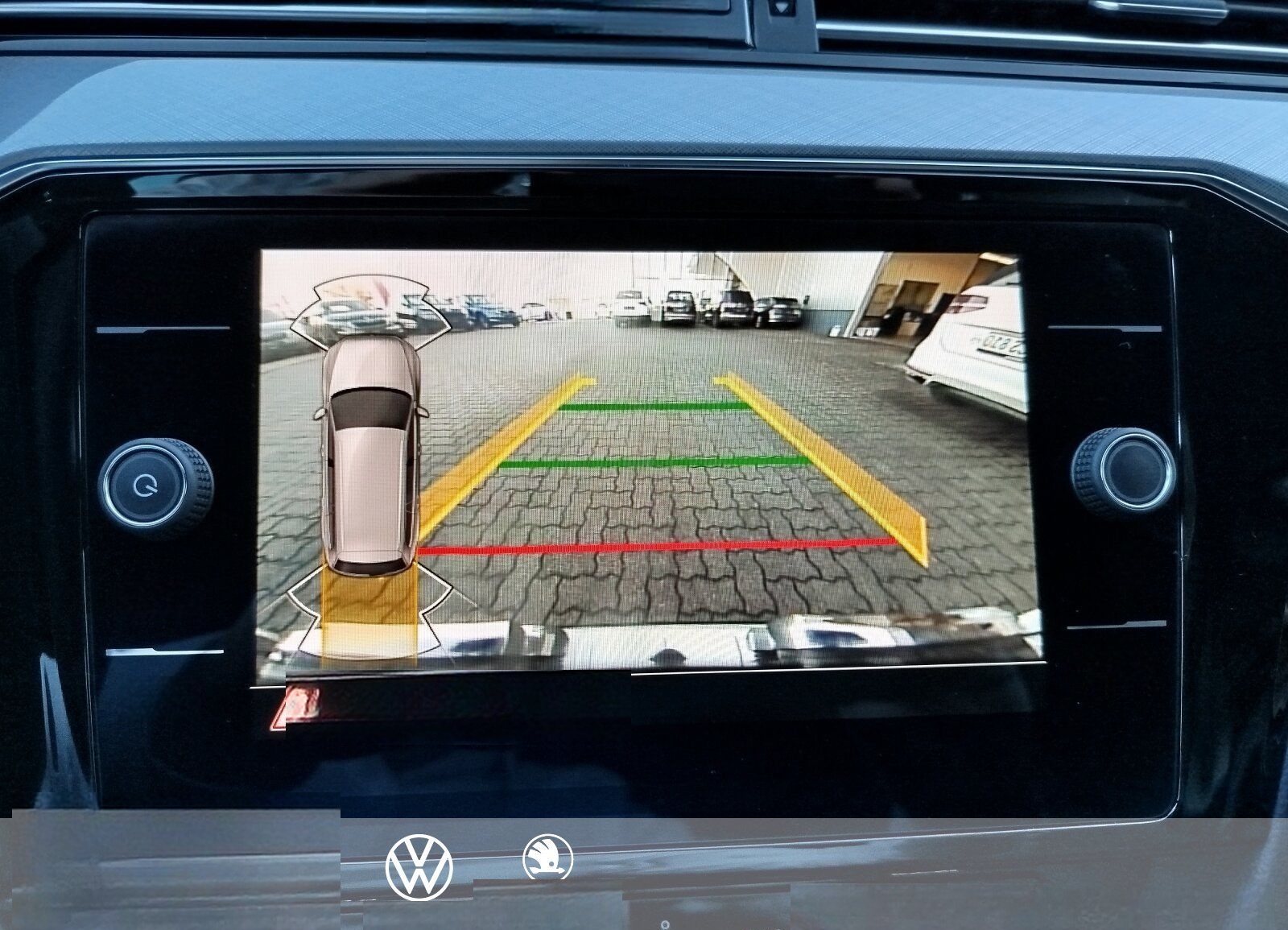 Volkswagen Passat Variant 2.0 TDI DSG Business Navi LED ACC foto 15
