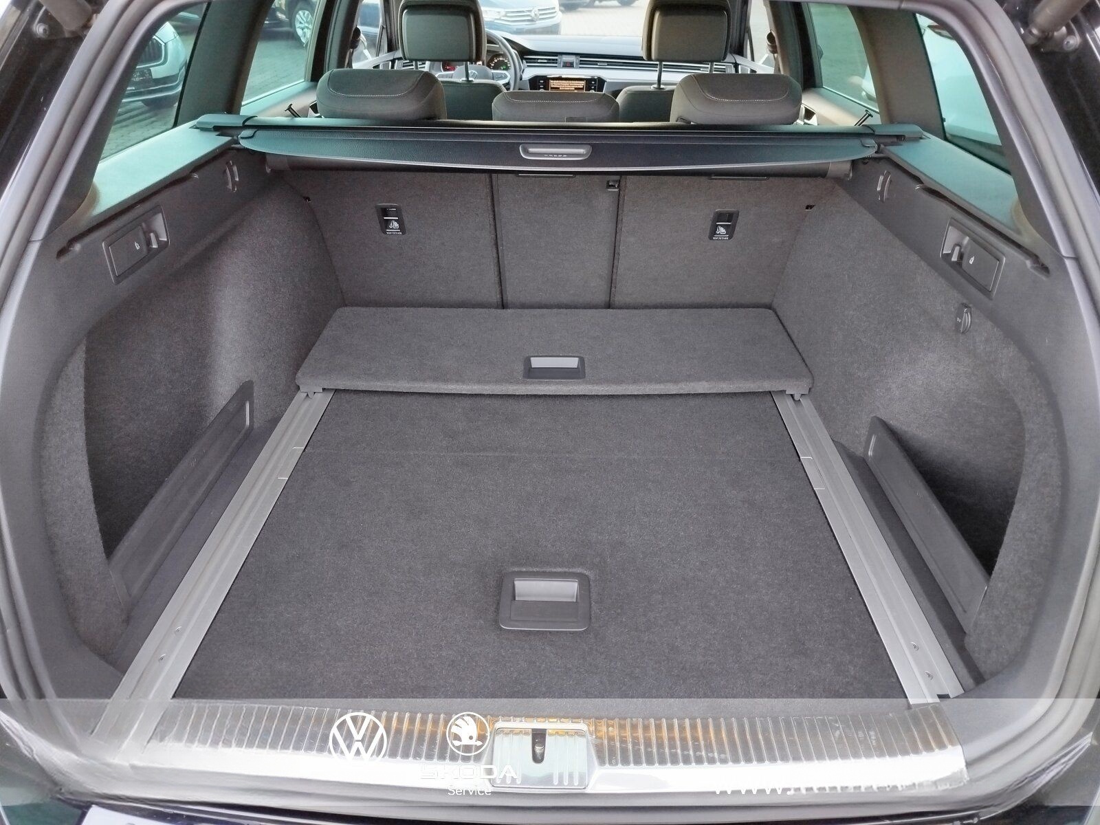 Volkswagen Passat Variant 2.0 TDI DSG Business Navi LED ACC foto 8