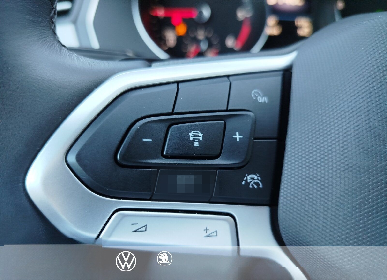 Volkswagen Passat Variant 2.0 TDI DSG Business Navi LED ACC foto 10