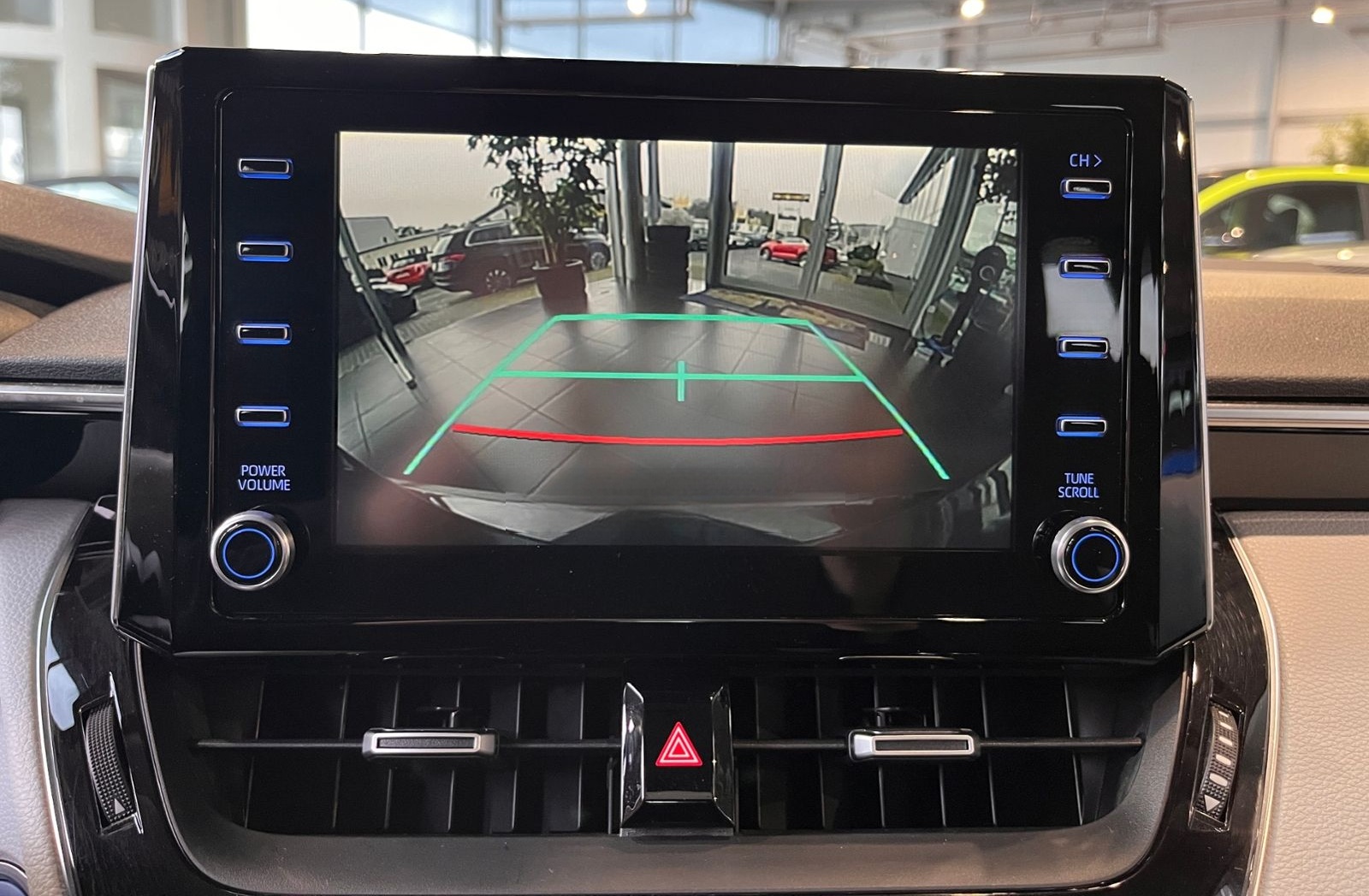 Toyota Corolla Hybrid Club LED NAV DAB PDC ALU foto 18